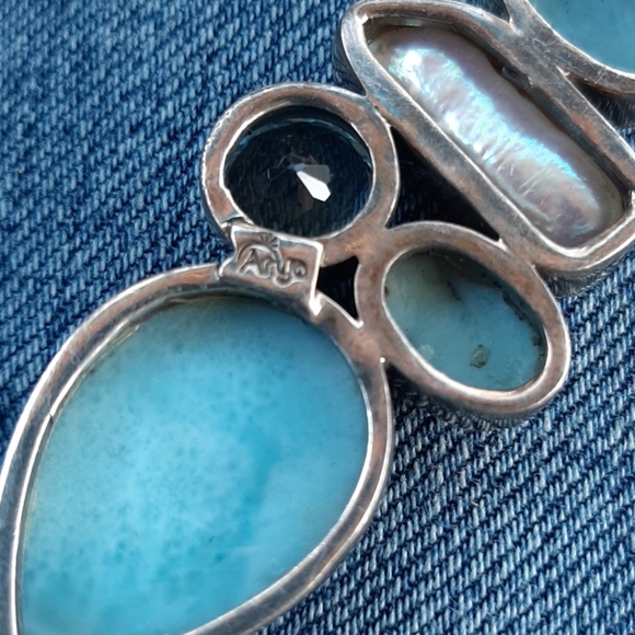 Aryo pendant - Picture 2 of 5